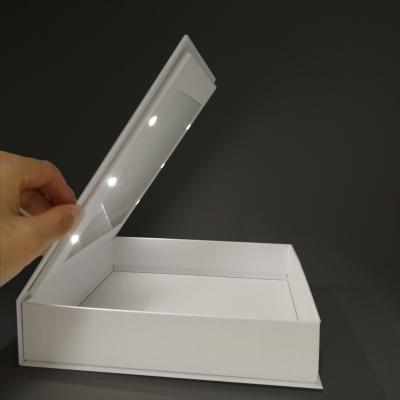 China 250g Art Paper Led Mirror Travel Cardboard Makeup Packaging Box for sale