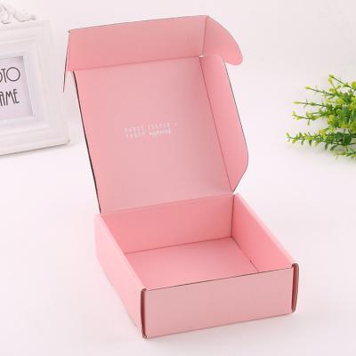 China Shipping Boxes with Logo 4 Color Printing Process 250gsm Paper Gift Box for sale