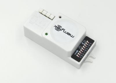 China Sensor de movimiento de la microonda del control de la temperatura del IP 20 con el interruptor automático en venta