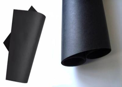 China O único lado 120 rolos pretos do papel da G / M / placa de papel preta cobre o tamanho padrão à venda