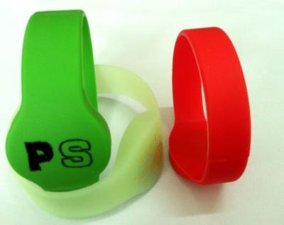 China UHF Silicone Wristband, Soft Silicone Bracelet, EPC GEN2, ISO18000-6C Wristband, Long distance for sale