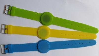 China RFID wrist watch style soft silicone wristbands, NFC wrist watch buckle soft silicone wristbands, adjustable wristbands for sale