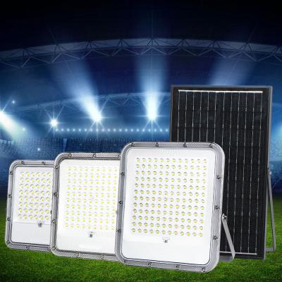 Chine KCD Aluminum Dusk To Dawn White Deamable Brightest Solar Flood Lamp Garden Solar Flood Lights IP67 100w  Motion Sensor à vendre
