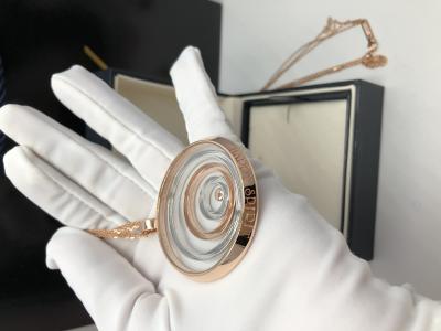 China Oro feliz Diamond Necklace Beautiful del alcohol 18K de Chopard de la forma redonda en venta