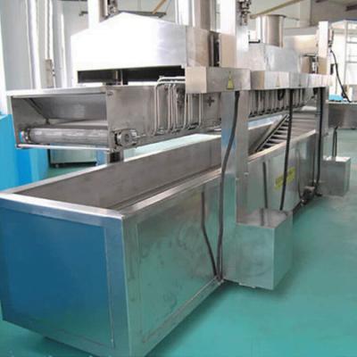 China Automatic Snacks Potato Chips 800mm Belt Industrial Electric Deep Fryer for sale