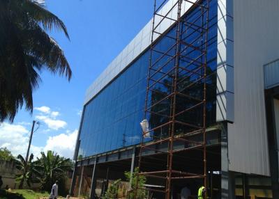 Chine Immeuble de bureaux multi de structure métallique de plancher avec le mur rideau en verre à vendre