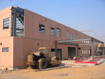 China Pre Engineered Steel Structure Buildings Construction With New Insulation Panel for sale