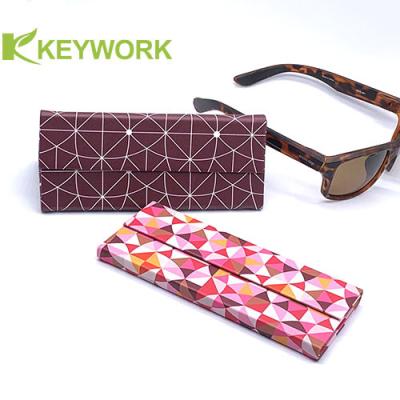 China Female Foldable Triangular Metal Eyewear Case Resist Compression Chinese Factory for sale