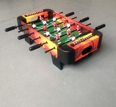 China MDF da tabela de jogo do brinquedo colorido do projeto o mini caçoa a tabela do futebol com canto de canto plástico grande à venda
