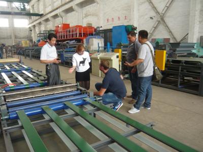 China Material de construcción interior de la división de la textura de acero que hace la maquinaria grueso del 1cm - del 15cm en venta