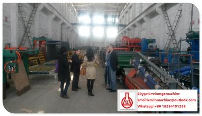 China Máquina del panel de bocadillo del poliuretano del edificio automático lleno de la capacidad que moldea grande en venta
