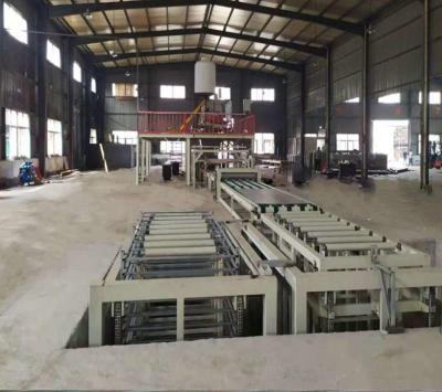 Chine Chaîne de production résistante de panneau de mur de sandwich de fibre à panneau semi automatique de ciment à vendre