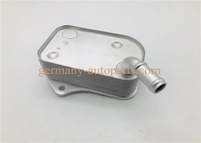 Chine Le refroidisseur d'huile à moteur de voiture partie 06B 117 021 pour Audi A6 A4 VW PASSAT B6 2,0 à vendre