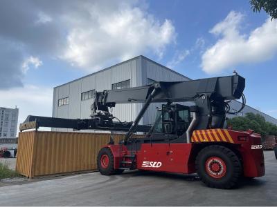 Chine Container Forklift Reach Stacker AUTO Transmission And 20ft 40ft Load Capacity à vendre