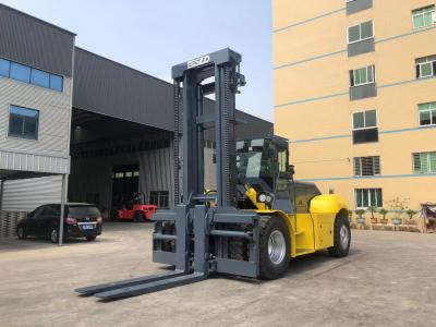 China 35 Tons Powerful High Capacity Forklift With Fork Attachment Superior Performance for sale