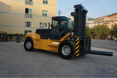 China FD300 30 Tons Heavy Lift Forklift Lift Truck With Roll Prong for sale