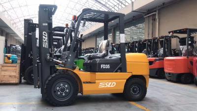 China motor 3,5 Ton Pneumatic Tire Forklift de 3m FD35 ISUZU 4JGP à venda