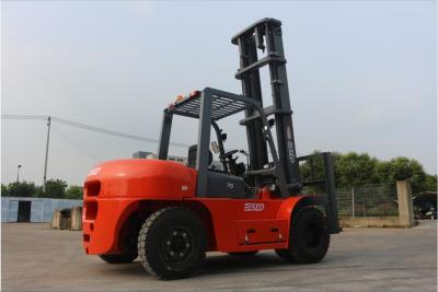 China 7000kgs Diesel Operated Forklift Strong Power 7 Ton Forklift for sale