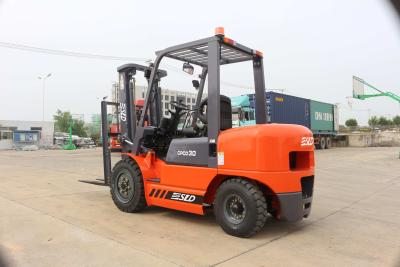 China 3 Ton Diesel Counterbalance Forklift Truck With Four Wheel Pneumatic Tire for sale