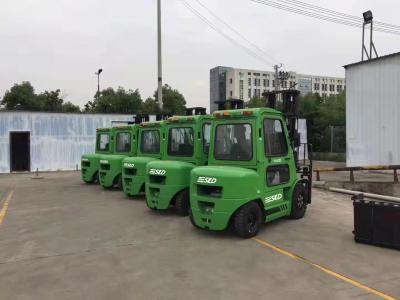 Chine ISUZU Diesel Engine 3 Ton Forklift With Hydraulic Transmission à vendre