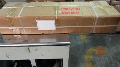 Chine Wiper Blade 37V03-28602 HIGER Bus Spare Parts à vendre