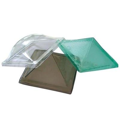 China clarabóias de pirâmide de policarbonato transparentes ou coloridas complanadas e granuladas cúpula de clarabóia à venda