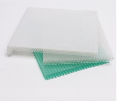 Chine Feuilles de toiture en plastique creuses en polycarbonate à parois multiples creuses en polycarbonate de 3 à 20 mm à vendre