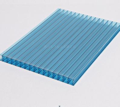 Chine 6mm 8mm 10mm feuille creuse en polycarbonate feuille de toit de serre multi-parois transparente extrudée par UV à vendre