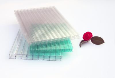 China Painéis ocos de folha de policarbonato multiparede painel solar PC para cobertura de telhado de estufa à venda