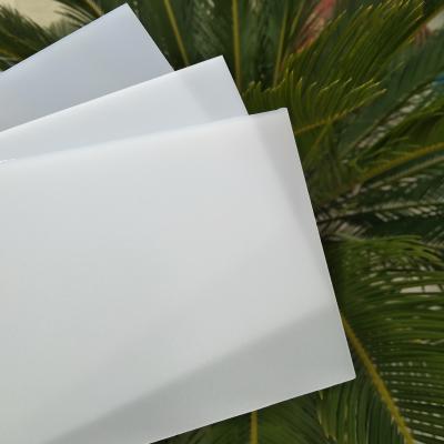 Chine Feuille de diffuseur de lumière en polycarbonate à haute transmission pour une meilleure diffusion de la lumière à vendre