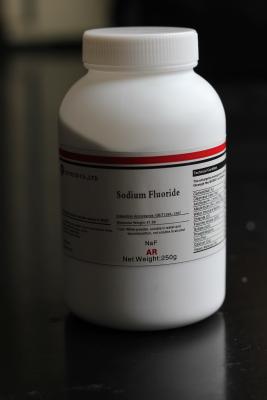 China AR Grade Sodium Fluoride Powder / NaF Anticoagulant Used In Blood Transfusion for sale
