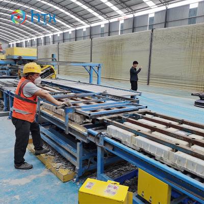 China Máquina de fabricación de paneles de cercas totalmente automática Máquina de fundición húmeda en venta