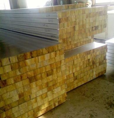 China Glass Wool Insulated Roof Panels Foam Insulation Panels 80Mm Thickness for sale