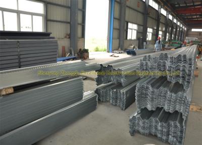 China Plataforma composta galvanizada do metal da folha ondulada do Decking do piso de aço à venda