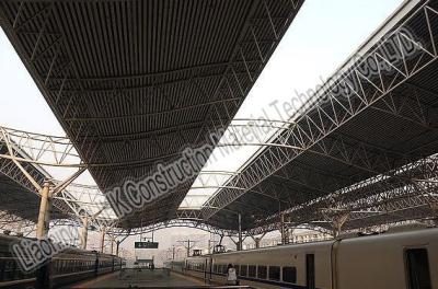 Chine Structures métalliques préfabriquées de gare ferroviaire, bâtiments à pans de bois en acier à vendre
