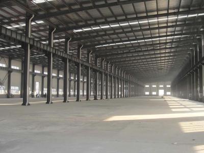 China Q345B prefabricó las vertientes de acero del almacenamiento del marco metálico de Warehouse en venta