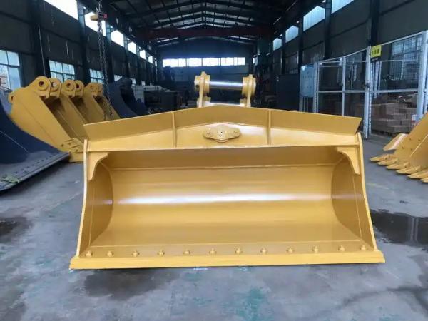 Quality 2.1m3 Hydraulic Tilt Bucket SH125 Digger Tilt Bucket HARDOX450/500 for sale