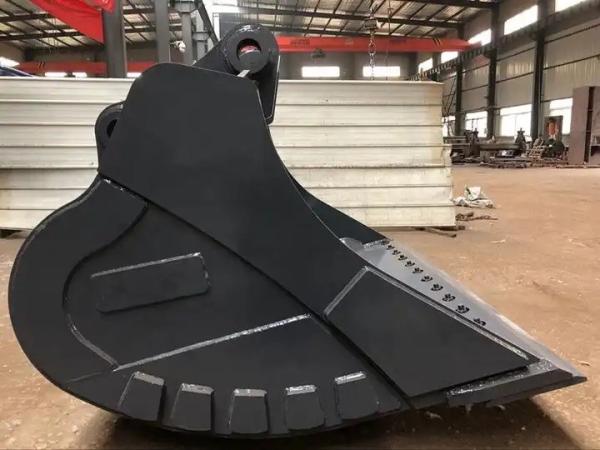 Quality Hign Volume Hydraulic Tilt Mud Bucket With Dual Cutting Edge Blades for sale