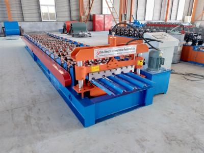 China 686 model colored steel sheet trapezoidal roof sheet roll forming machine for sale