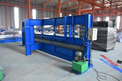 China máquina hidráulica del cinc de la dobladora del panel del tejado de la hoja de metal del tejado de 6 m en venta