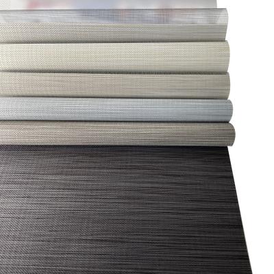 中国 High Quality 3M Width 100% Blackout Polyester Day And Night Roll Up Blinds Fabrics For Wholesale 販売のため