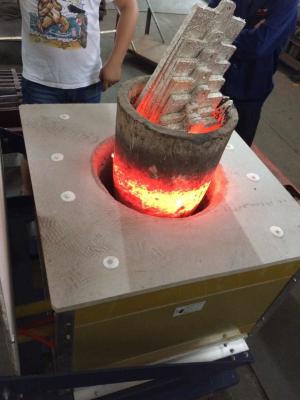 China Horno de fusión por inducción de acero inoxidable con sistema de seguridad en venta