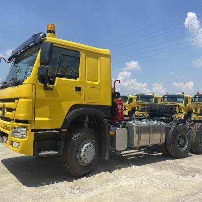China 2014-2019 Secondhand Tractor Trucks Manual Transmission 10 Forward/2 Reverse Gears Ideal Te koop