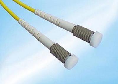 China Conector amarillo de las fibras ópticas del cable D4 de LSZH con latón niquelado en venta