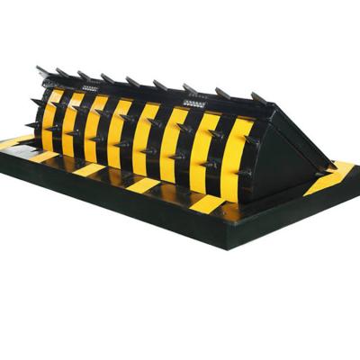 China 5M Automatic Hydraulic Road Blocker Parking Blockers Q235 Steel Plate Material for sale