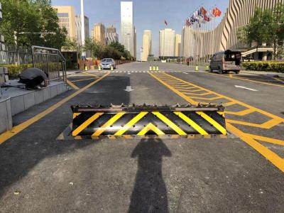 China Anti Crash Hydraulic Rising Bollards Vehicle Barrier A3 Steel 500mm Height For Vehicle Control for sale