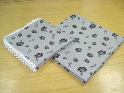 China Lenços 100% quadrados personalizados da impressão da tela dos lenços do algodão à venda