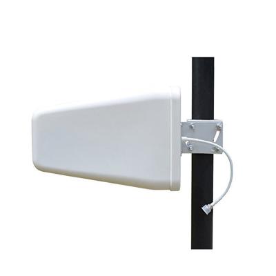 China Outdoor Wide Band 4G LTE Antenna Directional 2700 MHz LPDA Patch Panel for sale