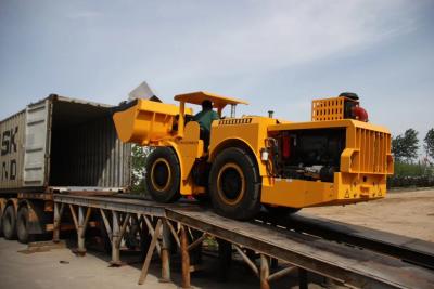 China Maquinaria de mina de subterráneo de Scooptram del camión del remolque y volcado de carga del volumen de 4 CBM en venta