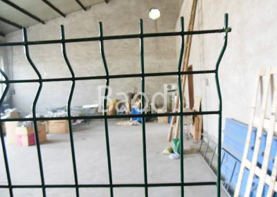 Chine Le PVC d'édifice public a enduit la clôture de fil, panneaux en acier soudés de barrière de maille avec la forme de W à vendre